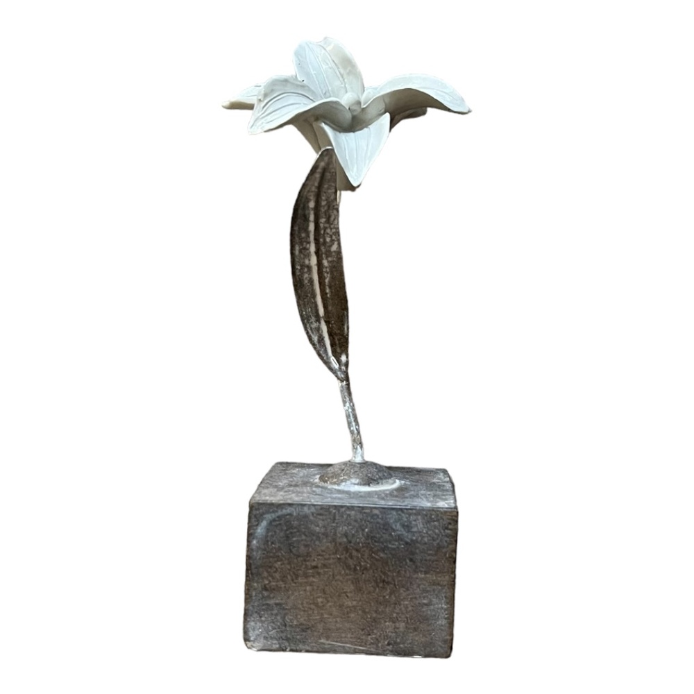 NWT Ashland Spring Printemps French Chateau Tabletop Décor - Lily